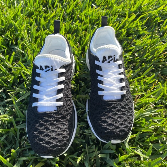 APL🔴TechLoom Phantom black/white women’s Athletic Running shoes 5 - Picture 7 of 15